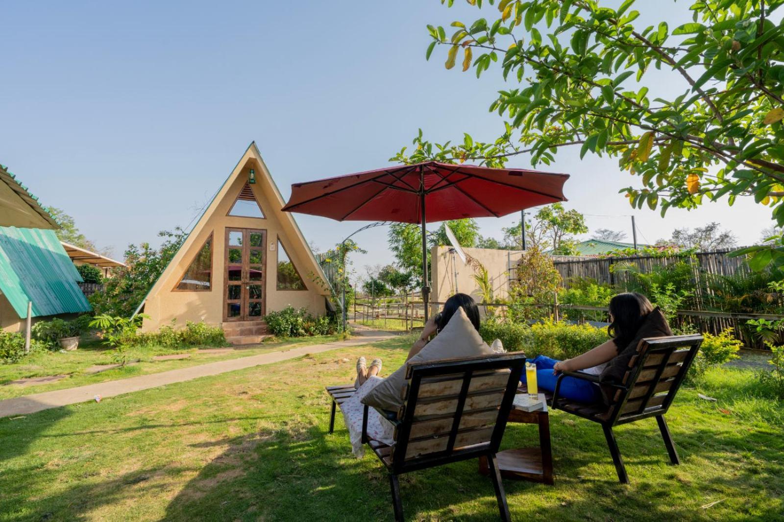 Moustache Panarpani Retreat Pachmarhi Hotel Exterior photo
